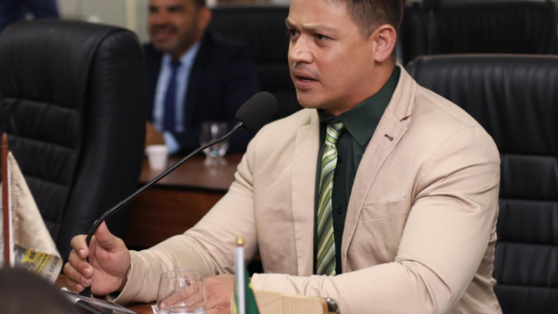 ALÉM DOS LIKES: POR QUE CABO DEYVISON É O POLÍTICO QUE MAIS GANHA MUSCULATURA PARA 2026 APÓS O ESCÂNDALO DA SAÚDE