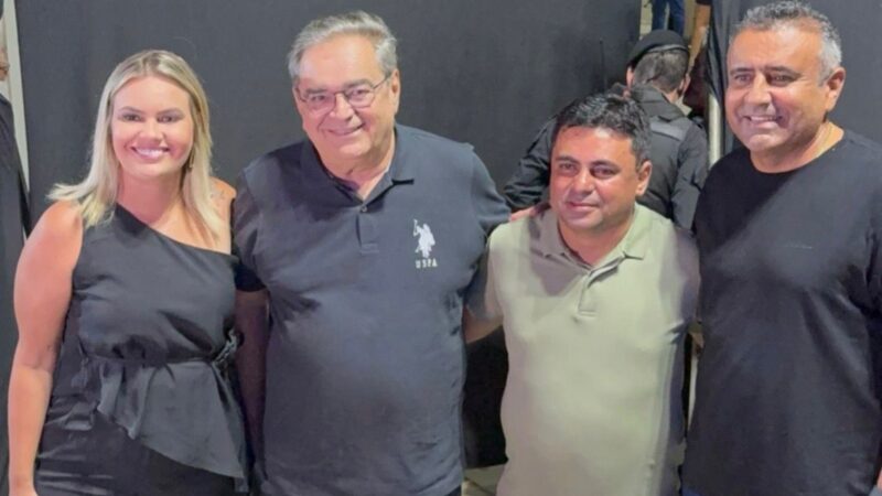 RUMO AO GOVERNO? ÁLVARO DIAS E BABÁ PEREIRA DESFILAM EM ESPÍRITO SANTO COM CARA DE CHAPA PRONTA