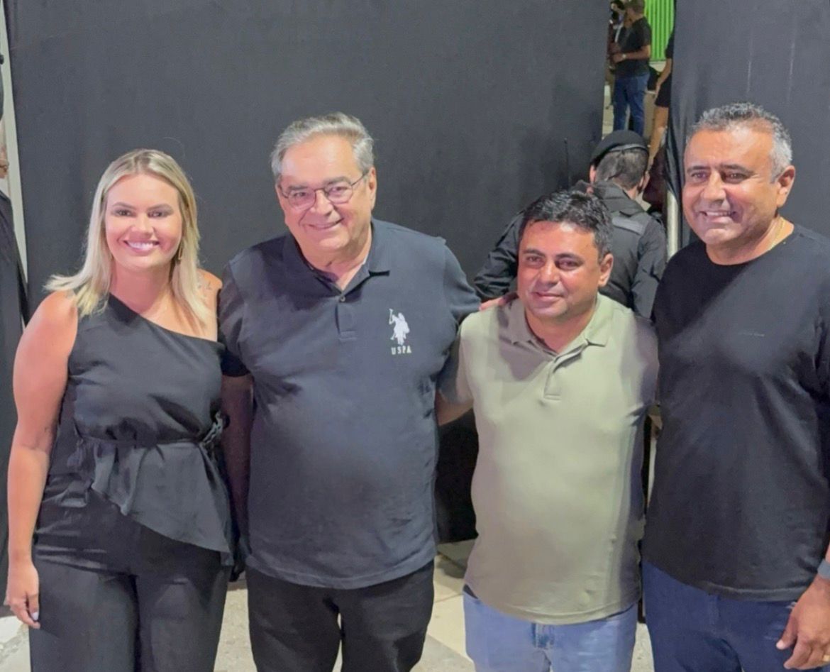 RUMO AO GOVERNO? ÁLVARO DIAS E BABÁ PEREIRA DESFILAM EM ESPÍRITO SANTO COM CARA DE CHAPA PRONTA