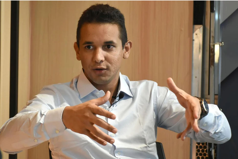 PROMESSA DE COLABORAÇÃO ESBARRA NO SILÊNCIO: ALLYSON SE NEGA A DAR SENHAS DE CELULARES À PF