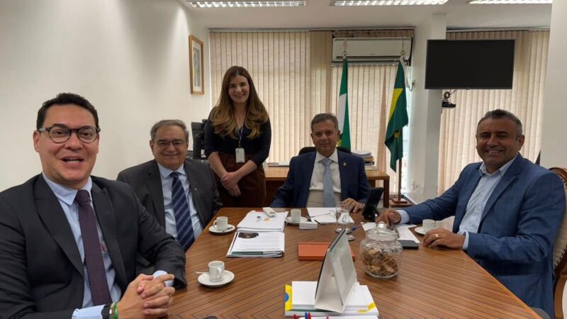 UNIÃO À VISTA? ÁLVARO DIAS E BABÁ PEREIRA CIRCULAM JUNTOS EM BRASÍLIA E BASTIDORES FERVEM: VEM ANÚNCIO POR AÍ?