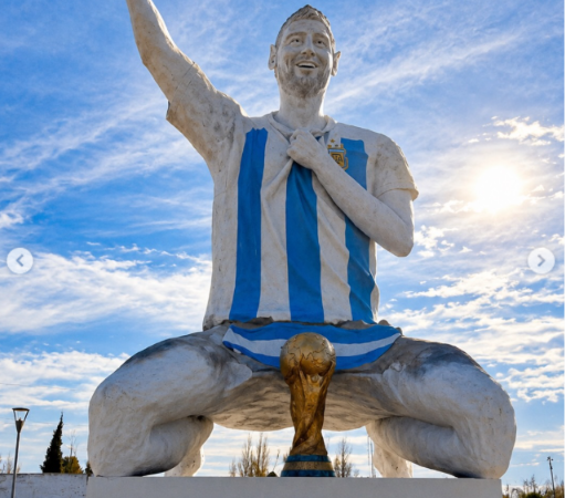 O MONUMENTO DE 26 METROS: LIONEL MESSI E A IMORTALIZAÇÃO DE UM LEGADO EM MEIO À COPA DO MUNDO